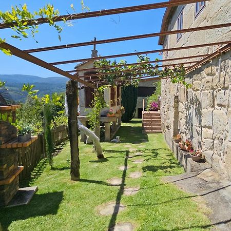 Casa Rural O Carballo Da Pedra La Caniza Luaran gambar