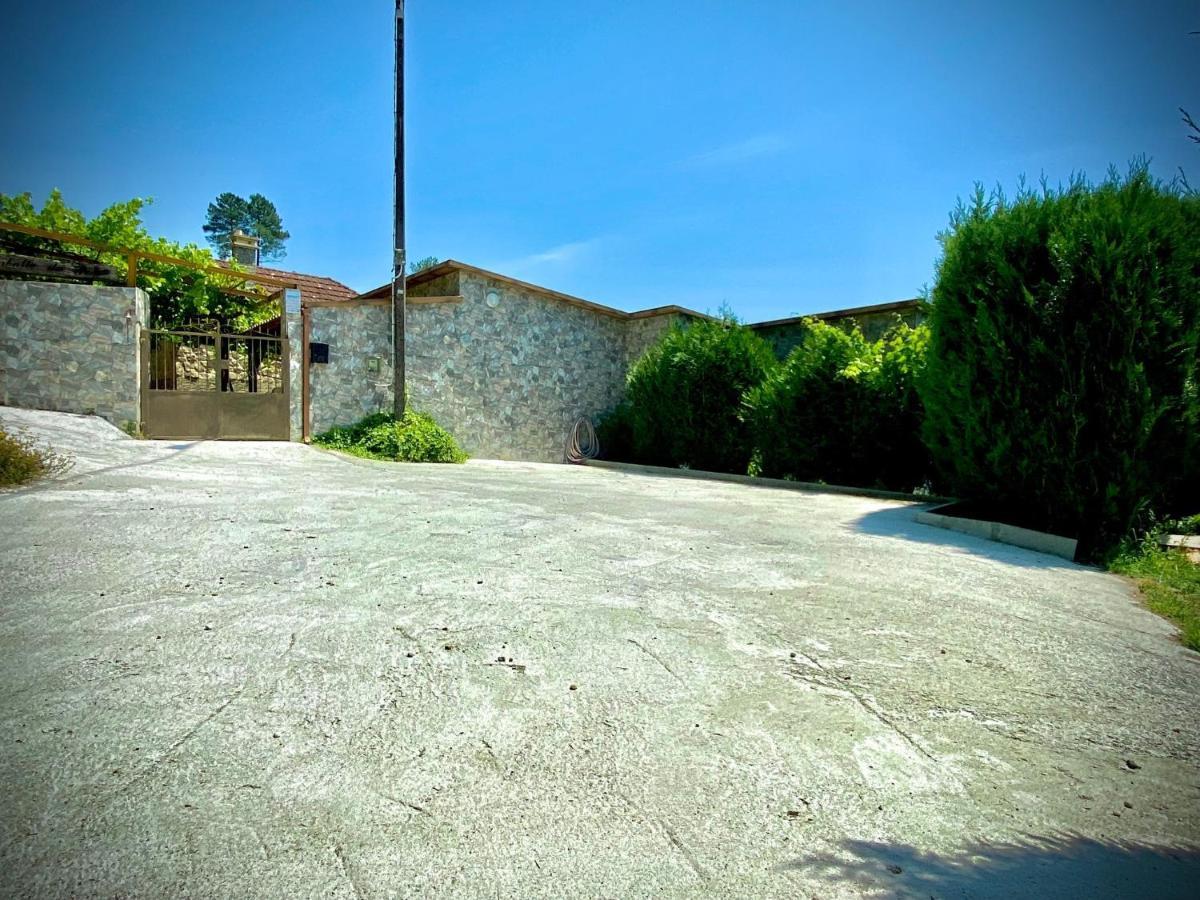 Casa Rural O Carballo Da Pedra La Caniza Luaran gambar