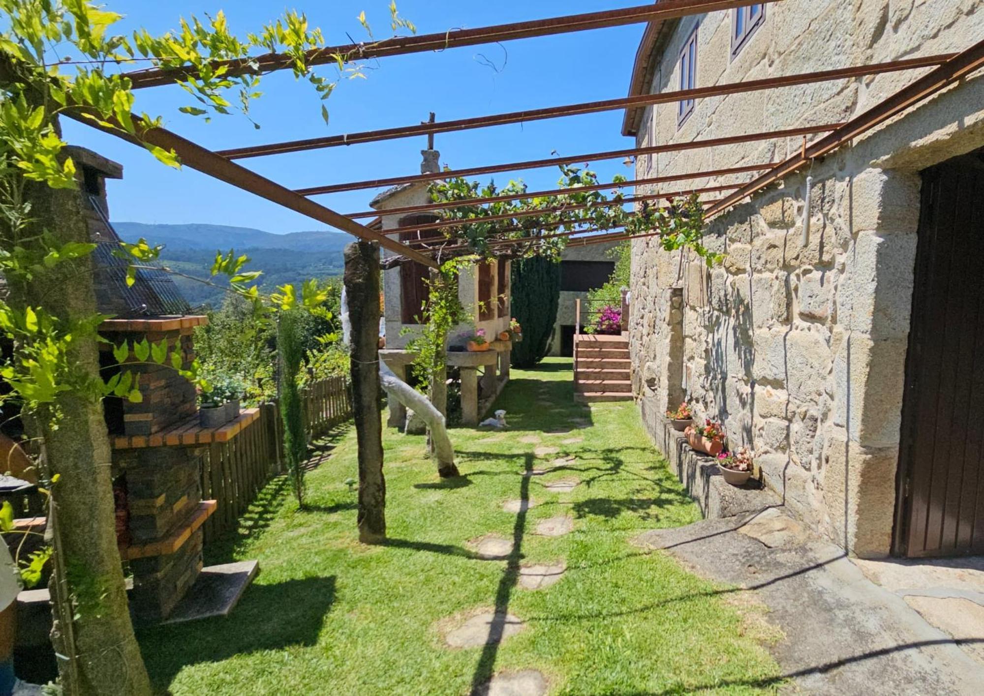 Casa Rural O Carballo Da Pedra La Caniza Luaran gambar